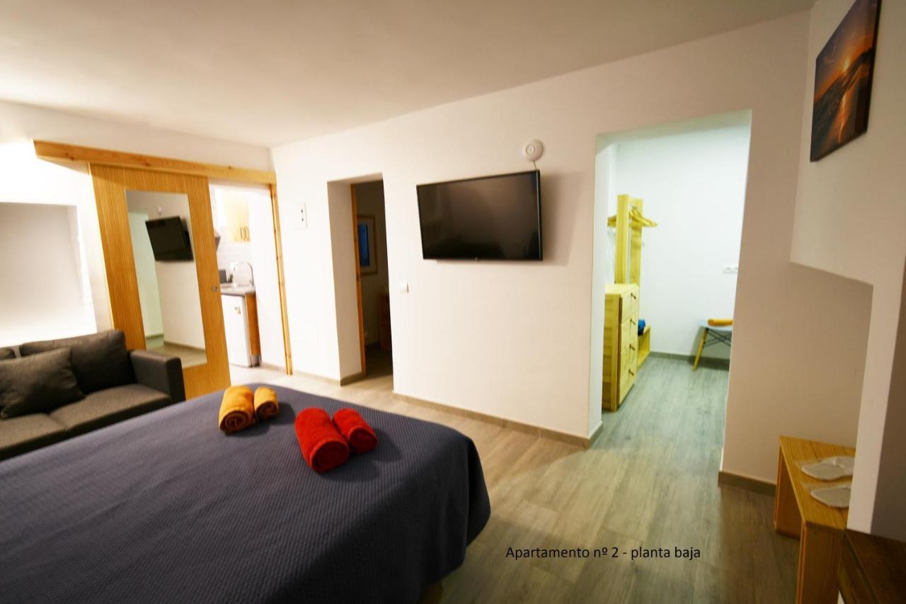 Apartamentos Cas Xurrac Es Caló Exterior photo