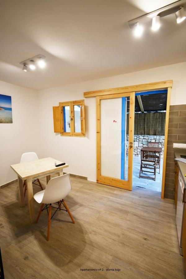 Apartamentos Cas Xurrac Es Caló Exterior photo