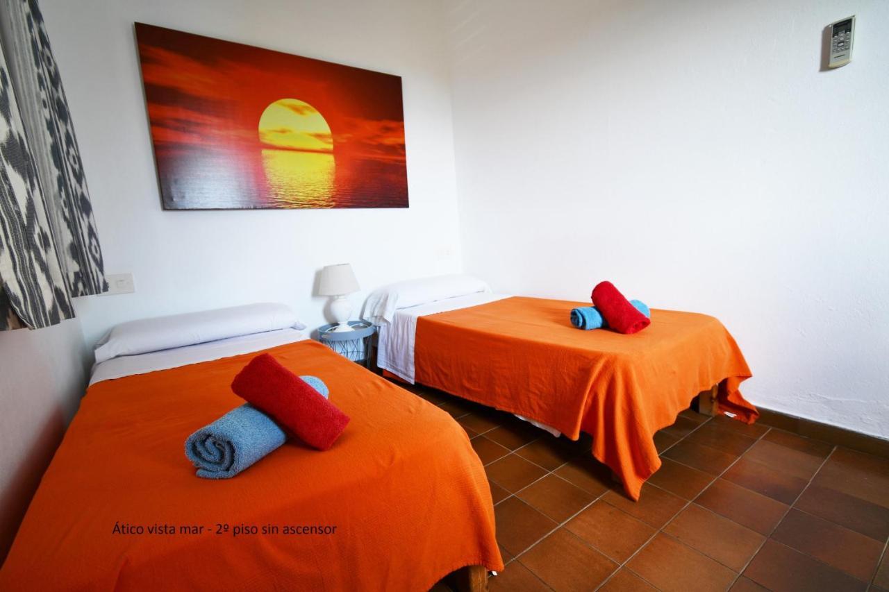 Apartamentos Cas Xurrac Es Caló Exterior photo