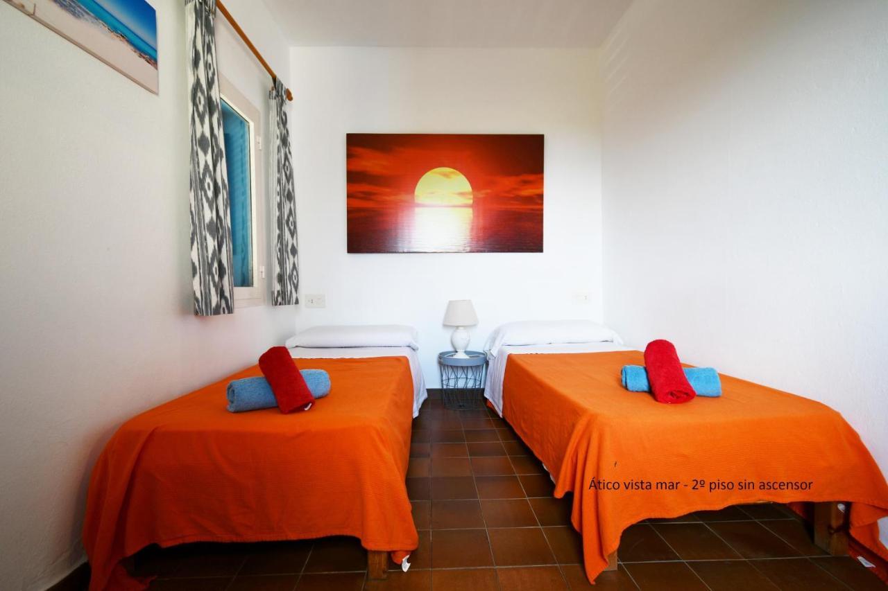 Apartamentos Cas Xurrac Es Caló Exterior photo