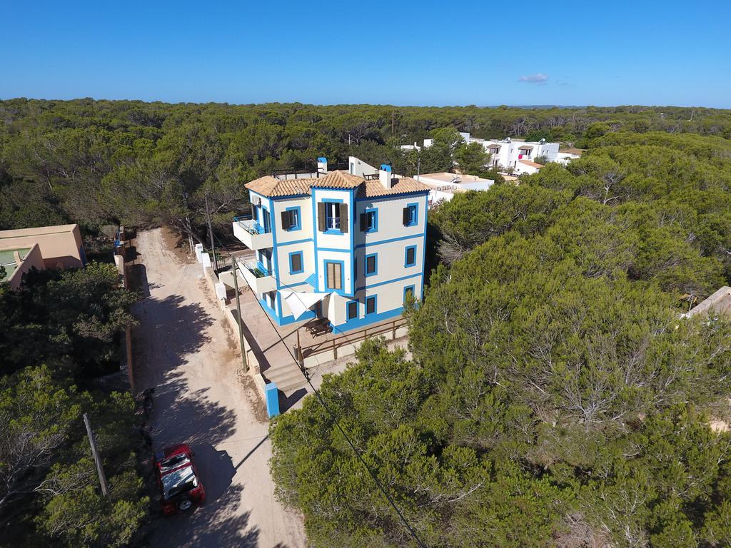 Apartamentos Cas Xurrac Es Caló Exterior photo